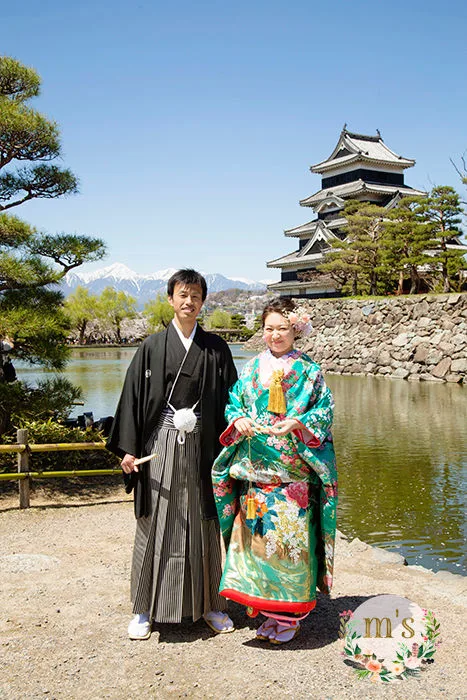 桜と松本城
