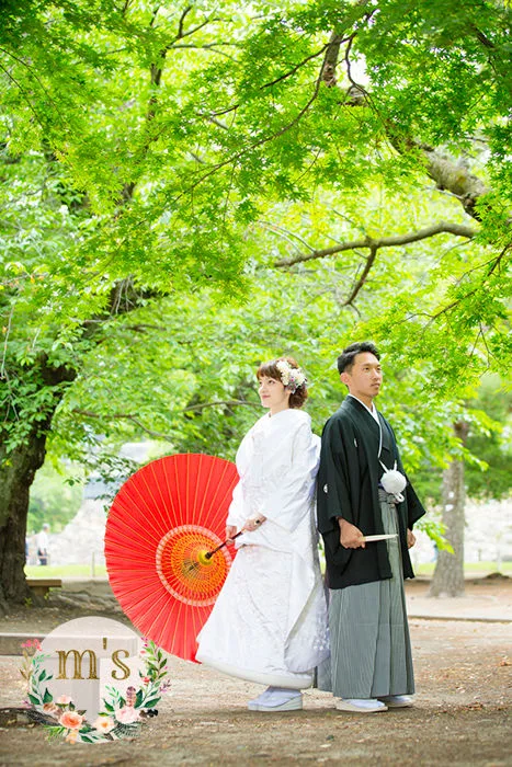 新緑の中で白無垢