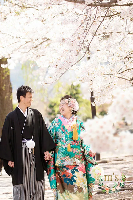 桜と松本城