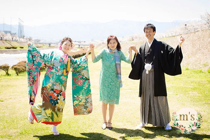 桜と松本城